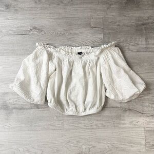 Vero Moda White Off-Shoulder Women's Top with Ruffles and Puff Sleeves